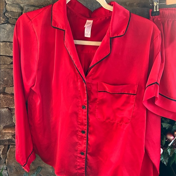 Stars Above Red Satin Pajama Set Size Extra Small; Black Trim; Never Worn; NWOT - Picture 2 of 10